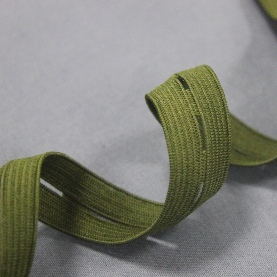 картинка Тесьма эластичная вязаная оливковый с петлей 20мм с3329 АО «Лента»